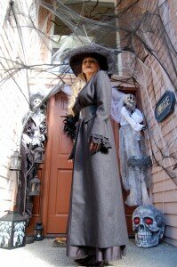 China Creek resident Kim Alhadeff takes her Halloween seriously, and it shows in her elaborate yard display that attracts visitors from as far as Auburn. By Christina Corrales-Toy